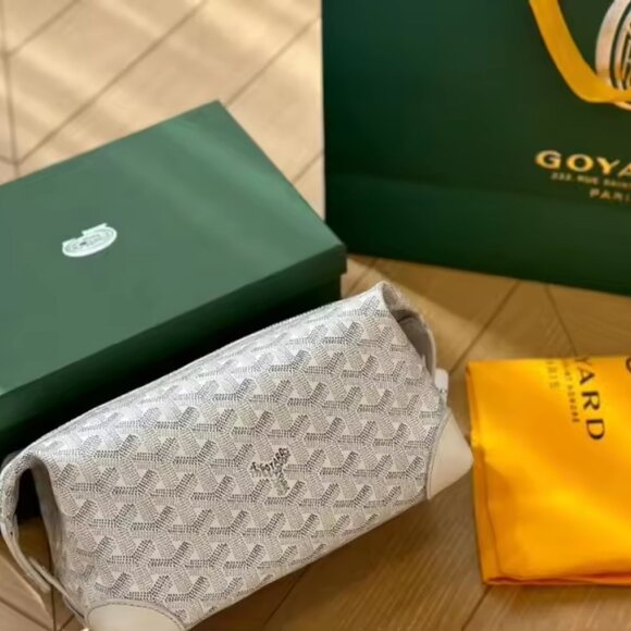Goyard toiletry bag - Picture 3 of 6